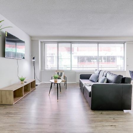 Modern Apartment At Crystal City アーリントン エクステリア 写真
