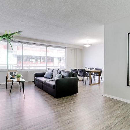 Modern Apartment At Crystal City アーリントン エクステリア 写真