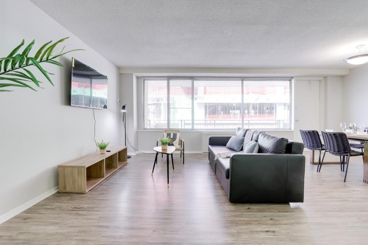 Modern Apartment At Crystal City アーリントン エクステリア 写真