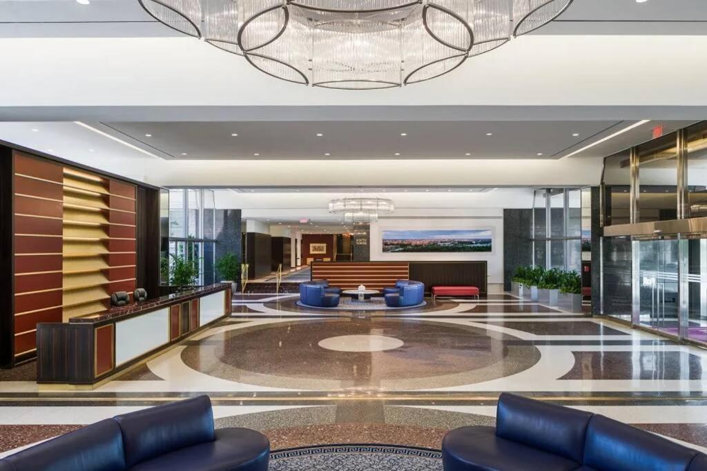 Modern Apartment At Crystal City アーリントン エクステリア 写真