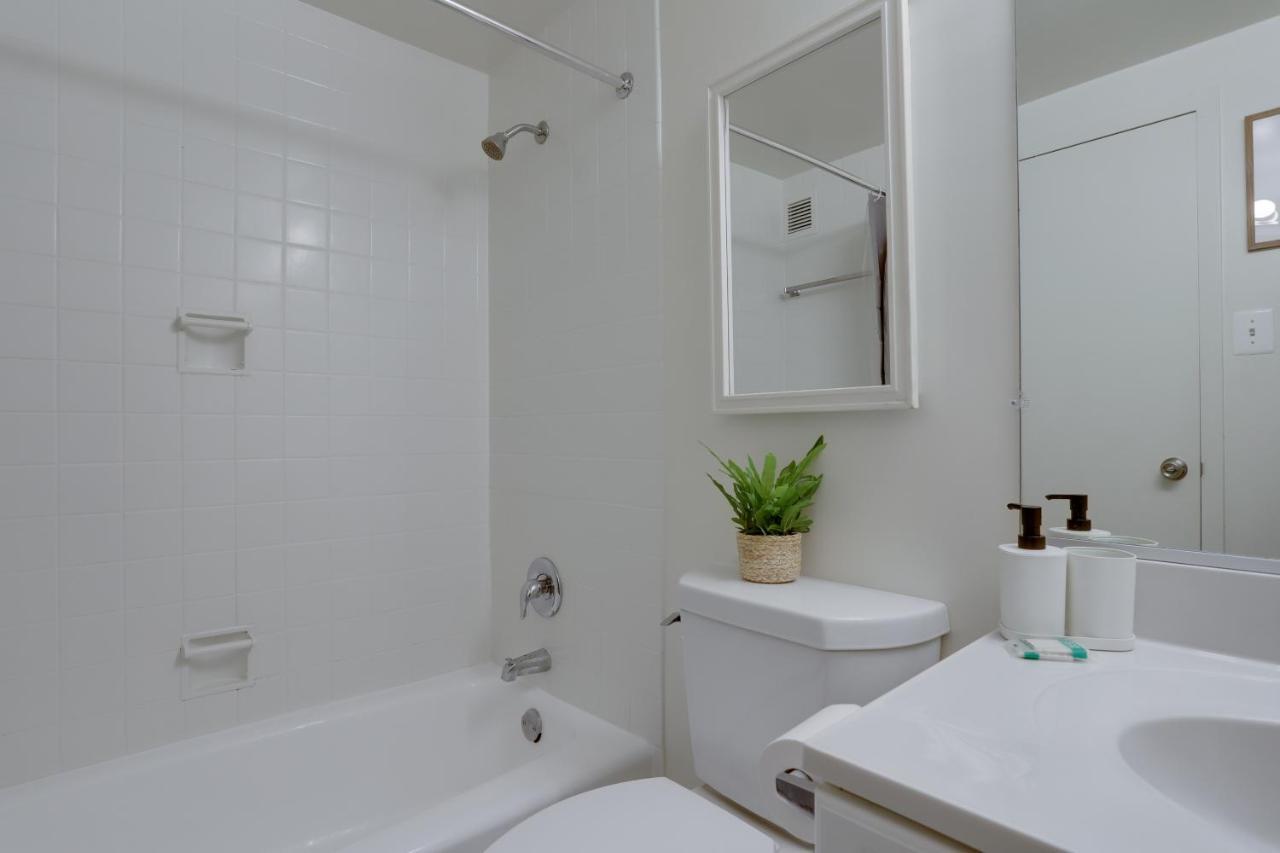 Modern Apartment At Crystal City アーリントン エクステリア 写真